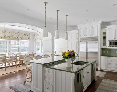 327 Georgica Road - Photo Thumbnail 6