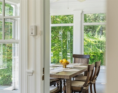 327 Georgica Road - Photo Thumbnail 11