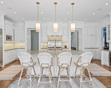 327 Georgica Road - Photo Thumbnail 7