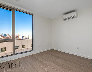 33 Little Nassau Street - Photo Thumbnail 3