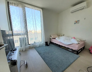33 Little Nassau Street - Photo Thumbnail 9