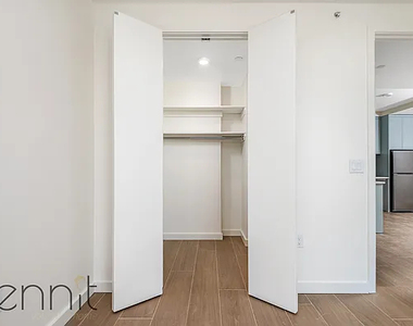 33 Little Nassau Street - Photo Thumbnail 4