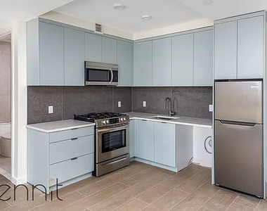 33 Little Nassau Street - Photo Thumbnail 2