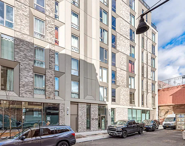 33 Little Nassau Street - Photo Thumbnail 14