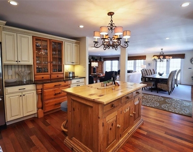 1913 Hill Street - Photo Thumbnail 14
