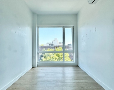 333 Linden Boulevard - Photo Thumbnail 5
