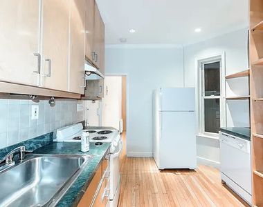 West 48th Street/ 10th ave - Photo Thumbnail 1
