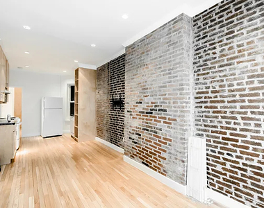 West 48th Street/ 10th ave - Photo Thumbnail 2