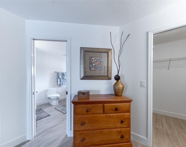 2572 Brazilia Court - Photo Thumbnail 18