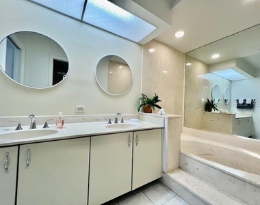 3020 Matecumbe Key Road - Photo Thumbnail 27