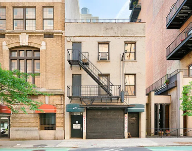 120 East 13th Street - Photo Thumbnail 12