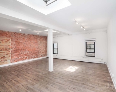 120 East 13th Street - Photo Thumbnail 2