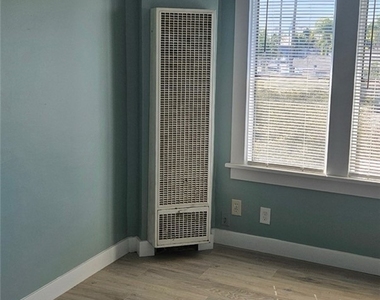507 Broad Avenue - Photo Thumbnail 1