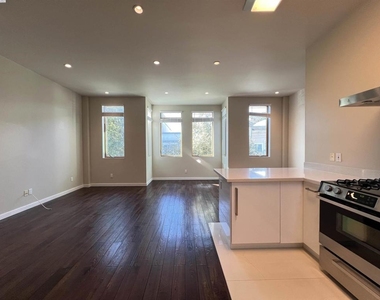 317 Cortland Ave - Photo Thumbnail 5