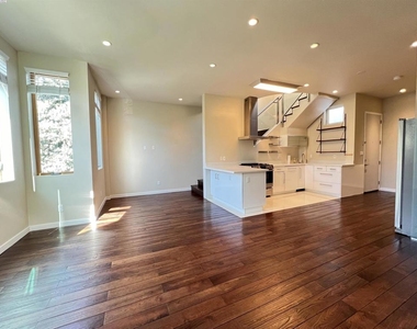 317 Cortland Ave - Photo Thumbnail 4