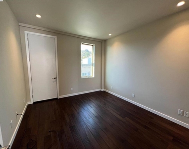 317 Cortland Ave - Photo Thumbnail 15