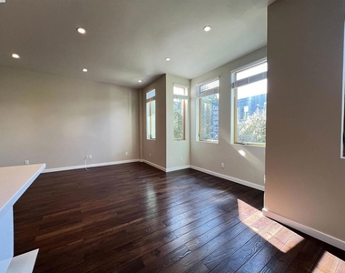 317 Cortland Ave - Photo Thumbnail 3