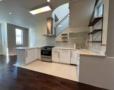317 Cortland Ave - Photo Thumbnail 7