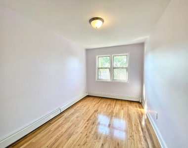 70-69 Walnut Street - Photo Thumbnail 14