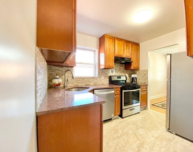 70-69 Walnut Street - Photo Thumbnail 9