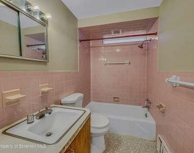 637 Monroe Avenue - Photo Thumbnail 8