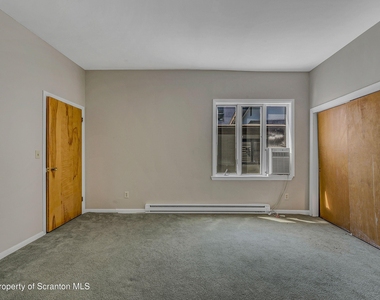 637 Monroe Avenue - Photo Thumbnail 11