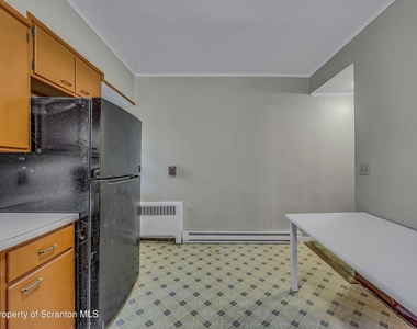 637 Monroe Avenue - Photo Thumbnail 3