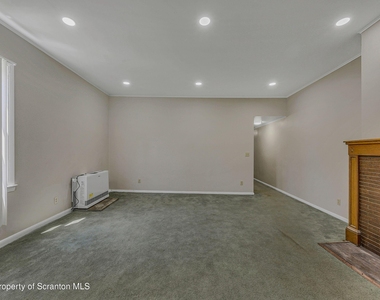 637 Monroe Avenue - Photo Thumbnail 6