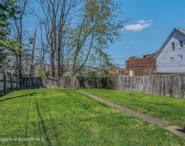 637 Monroe Avenue - Photo Thumbnail 14