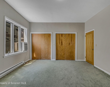 637 Monroe Avenue - Photo Thumbnail 10