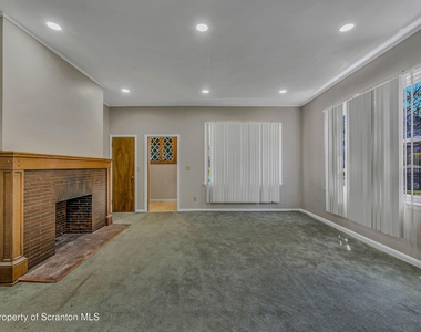637 Monroe Avenue - Photo Thumbnail 5