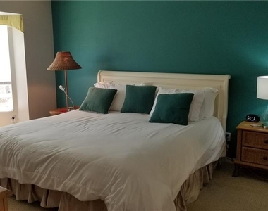 8951 Veranda Way - Photo Thumbnail 12