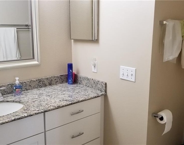 8951 Veranda Way - Photo Thumbnail 17