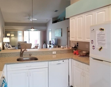 8951 Veranda Way - Photo Thumbnail 10