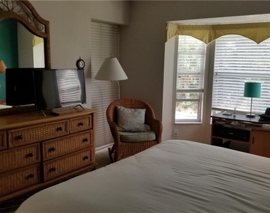 8951 Veranda Way - Photo Thumbnail 13
