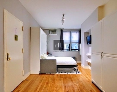 East 5th Street - Photo Thumbnail 1