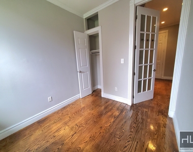 East 35 Street - Photo Thumbnail 4