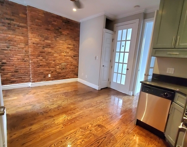 East 35 Street - Photo Thumbnail 7