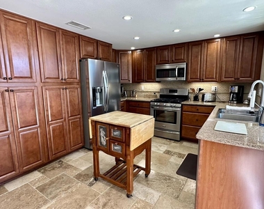 305 Durango - Photo Thumbnail 7
