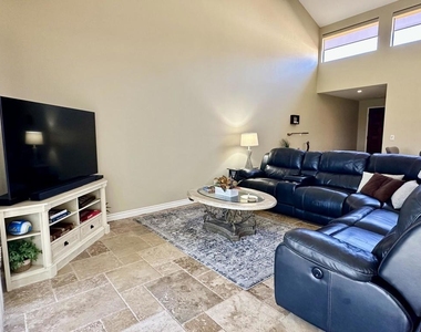 305 Durango - Photo Thumbnail 5