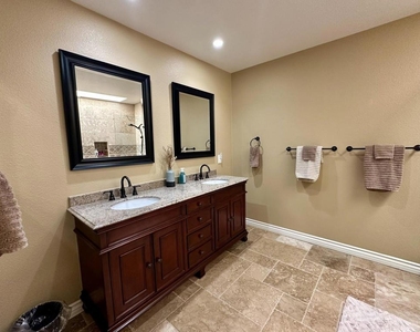 305 Durango - Photo Thumbnail 9