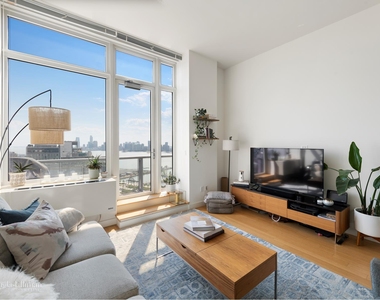 450 W 17th St - Photo Thumbnail 0