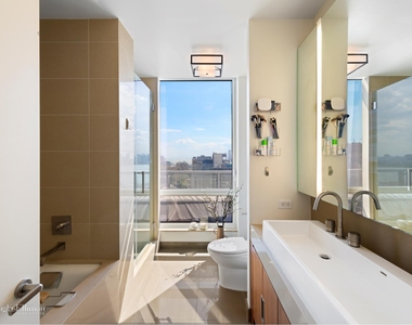 450 W 17th St - Photo Thumbnail 4