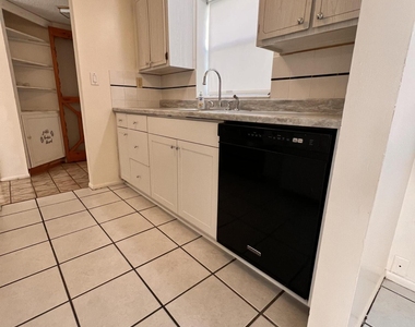 190 E Olmstead Drive - Photo Thumbnail 11