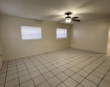 190 E Olmstead Drive - Photo Thumbnail 14