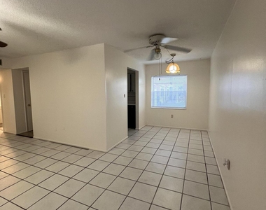 190 E Olmstead Drive - Photo Thumbnail 13