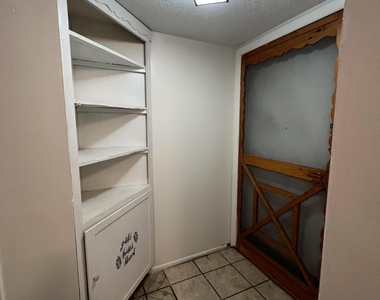 190 E Olmstead Drive - Photo Thumbnail 1