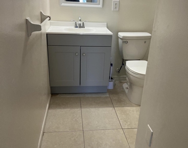 190 E Olmstead Drive - Photo Thumbnail 10