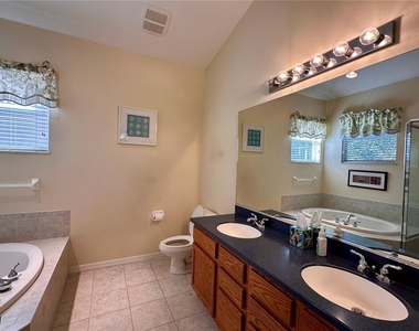 6251 Wingspan Way - Photo Thumbnail 11