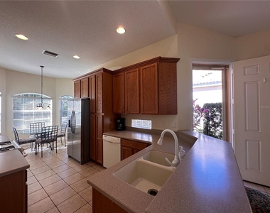 6251 Wingspan Way - Photo Thumbnail 3
